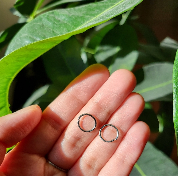 Solid Platinum Hoop Rings - Picture 7 of 7